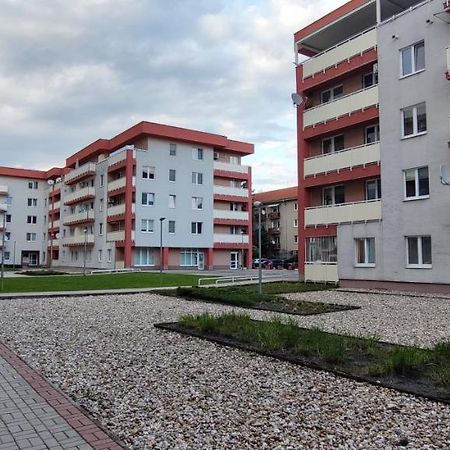 2 Izbovy Byt 60M2 V Centre Na Bakossovej, 24H Self Checkin Apartment Banská Bystrica Exterior photo