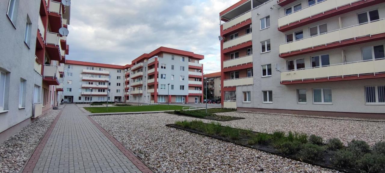 2 Izbovy Byt 60M2 V Centre Na Bakossovej, 24H Self Checkin Apartment Banská Bystrica Exterior photo